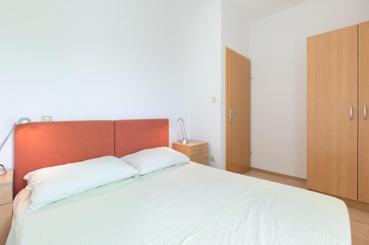 Apartment Cvijic Beige Punat Bagian luar foto